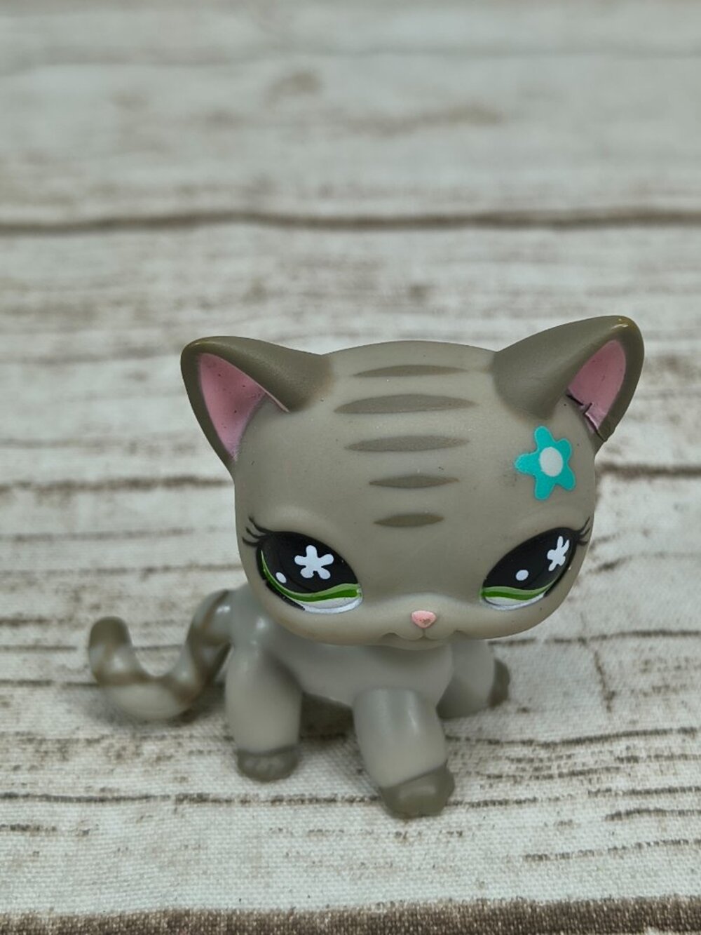 Littlest Pet Shop (LPS) #483 Grey Stripe Shorthair Cat Retired